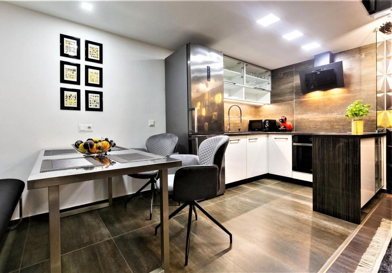 Goldcentral Apartment Art B6 Budapest Bagian luar foto
